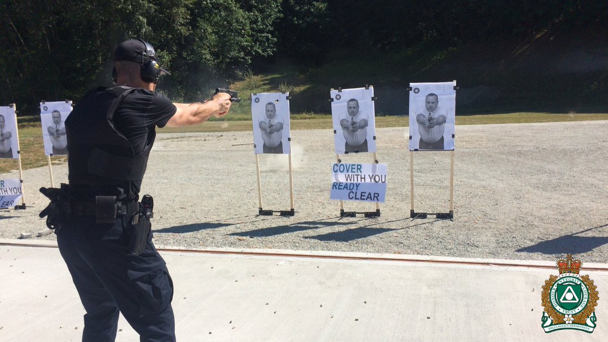 As #PoliceWeek draws to its conclusion, we would like to recognize our hard-working Training Section. 👮‍♂️👮‍♀️ From professional development to specialized training, they ensure our teams are equipped to serve effectively. DPD sincerely salutes every team in our department. Thank