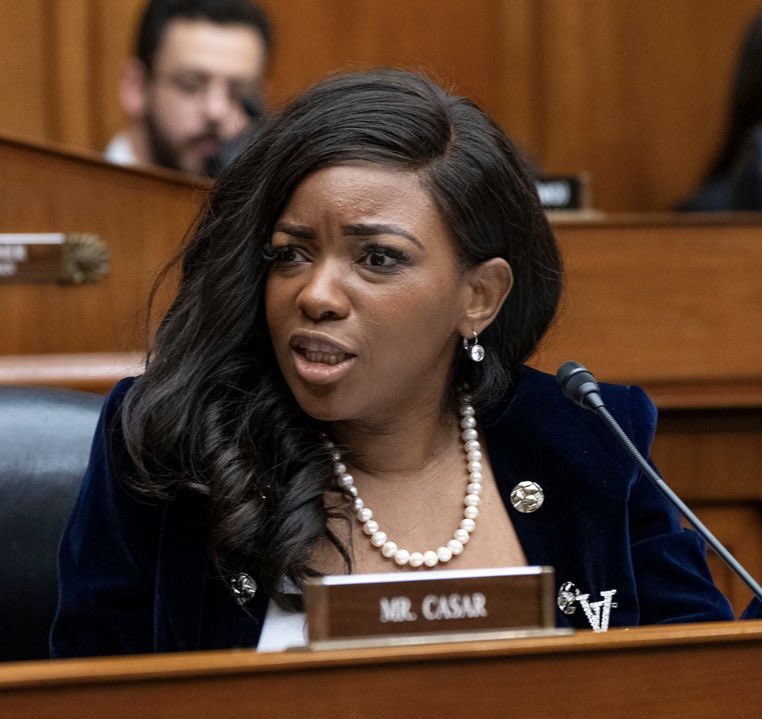 Suhr Majesty tweet media