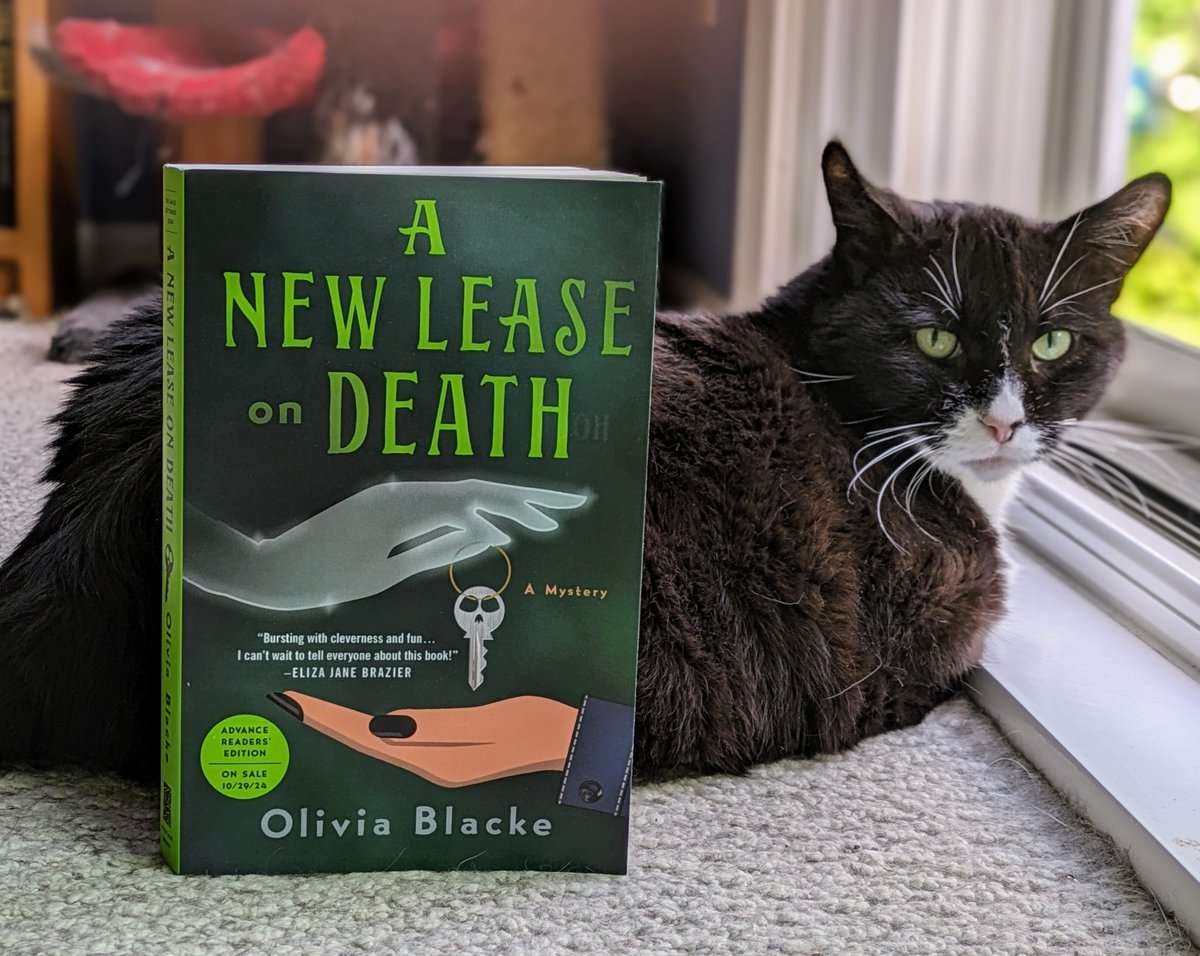 This book looks like a lot of fun! #ANewLeaseOnDeath by @oliviablacke comes out on Oct. 29, just in time for #Halloween! A ghost who has to team up with an obnoxiously perky living roommate to solve a murder. I can't wait to jump in! #CatsofTwitter #mystery