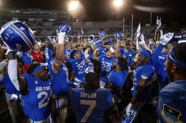 Blessed to receive an offer from Air Force Academy! @Brian_Knorr @EDGYTIM @MohrRecruiting @adamgorney @AllenTrieu @RedHawkFB