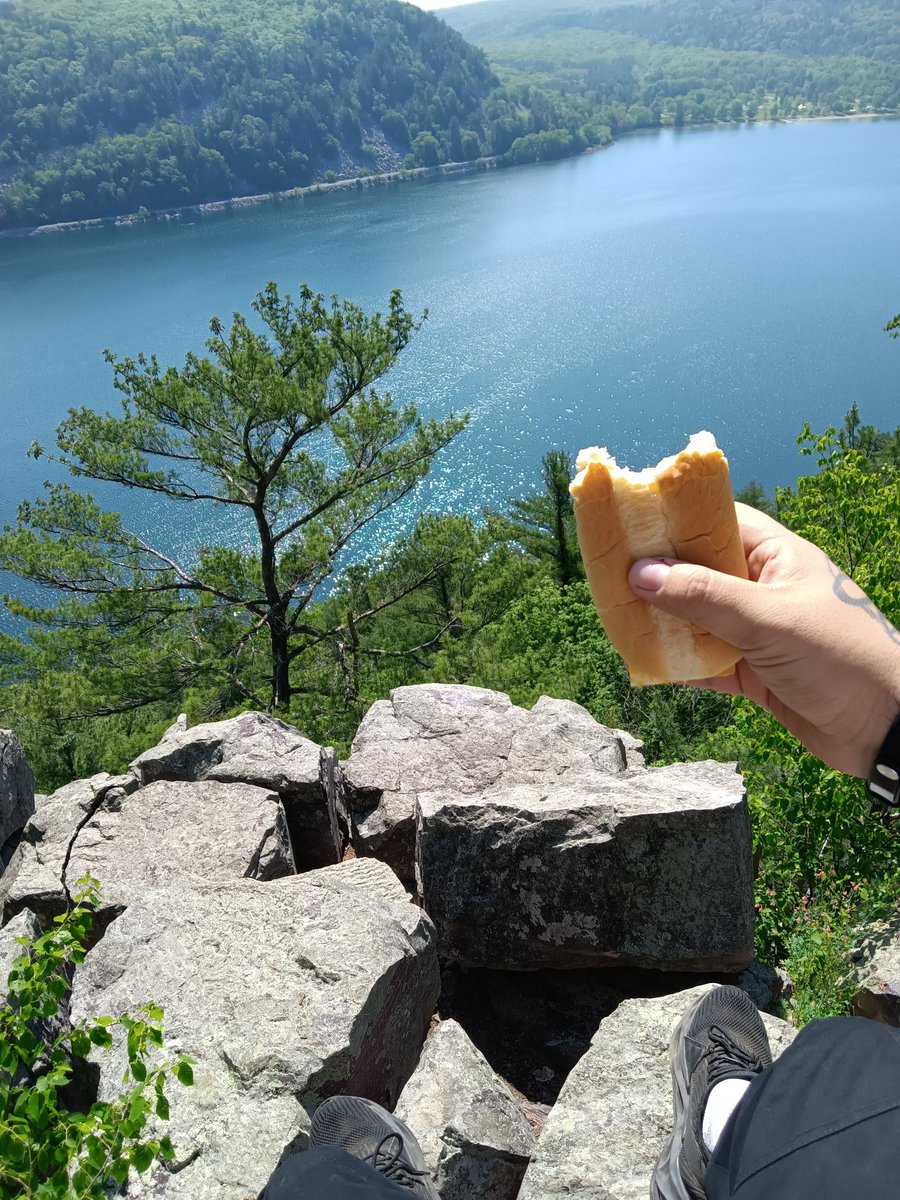 CharlesKagigeb2's tweet photo. Today's Sober Hike up Devil's Lake State Park bluffs. Just for Today: I will thoroughly consider all my defects of character to discover whether I am ready to have the God of my understanding remove them. #soberactivity #SoberHike #devilslakestatepark #RecoveryPosse https://t.co/CVItThJk5m