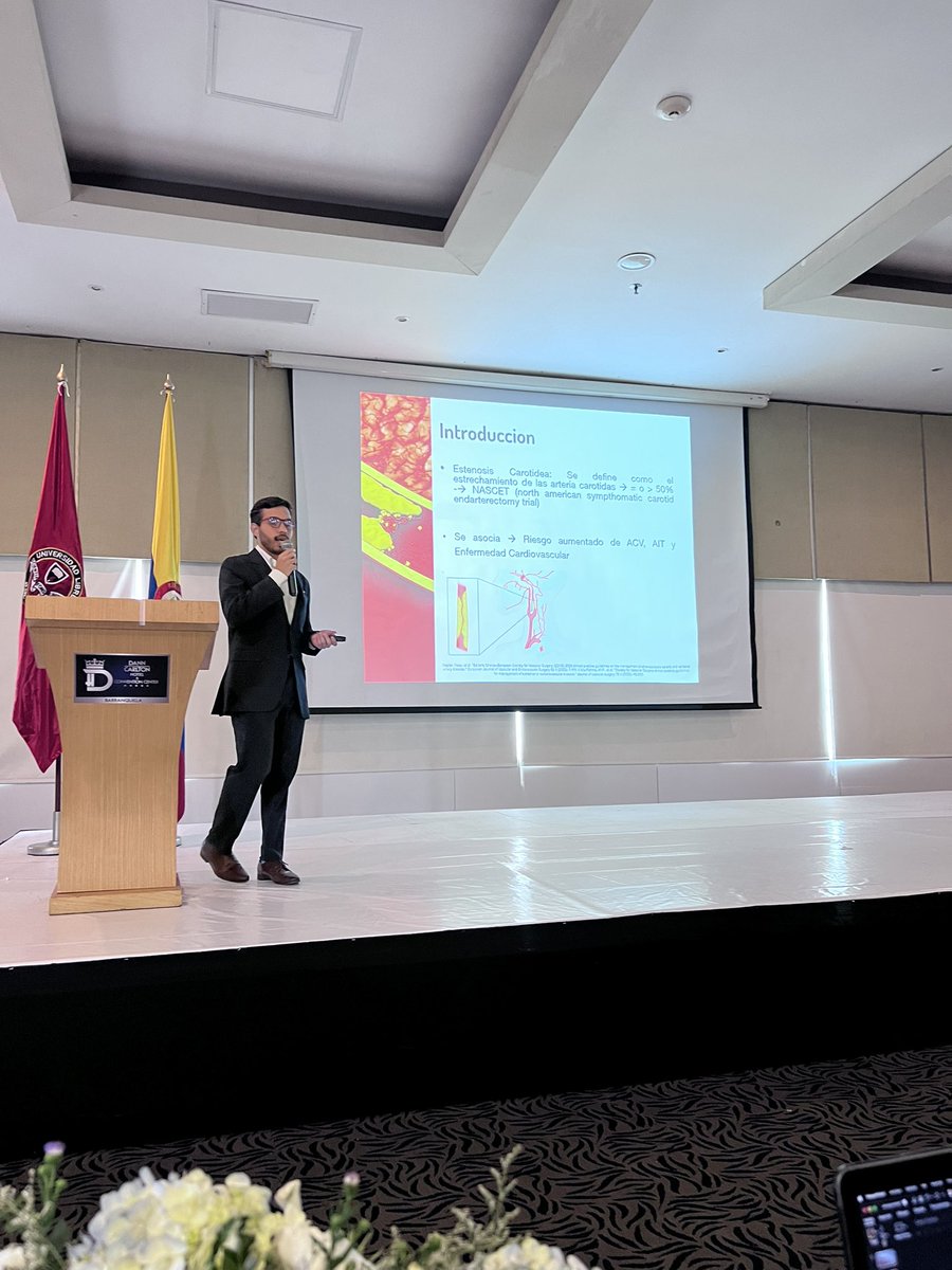 PipeCabreraV's tweet photo. El Dr @NandoEnriqueTV mostrando el gran nivel de los residentes de cirugía @Cirugiaunilibre! Enfermedad carotidea oclusiva: que hacer! Solo en el III congreso de cirugía de la @Cirugiaunilibre ! Con el apoyo de @ascolcirugia ! @Manuelaj419 @RicardoRGlz ! #SoMe4Surgery https://t.co/wJmGqwhlT5