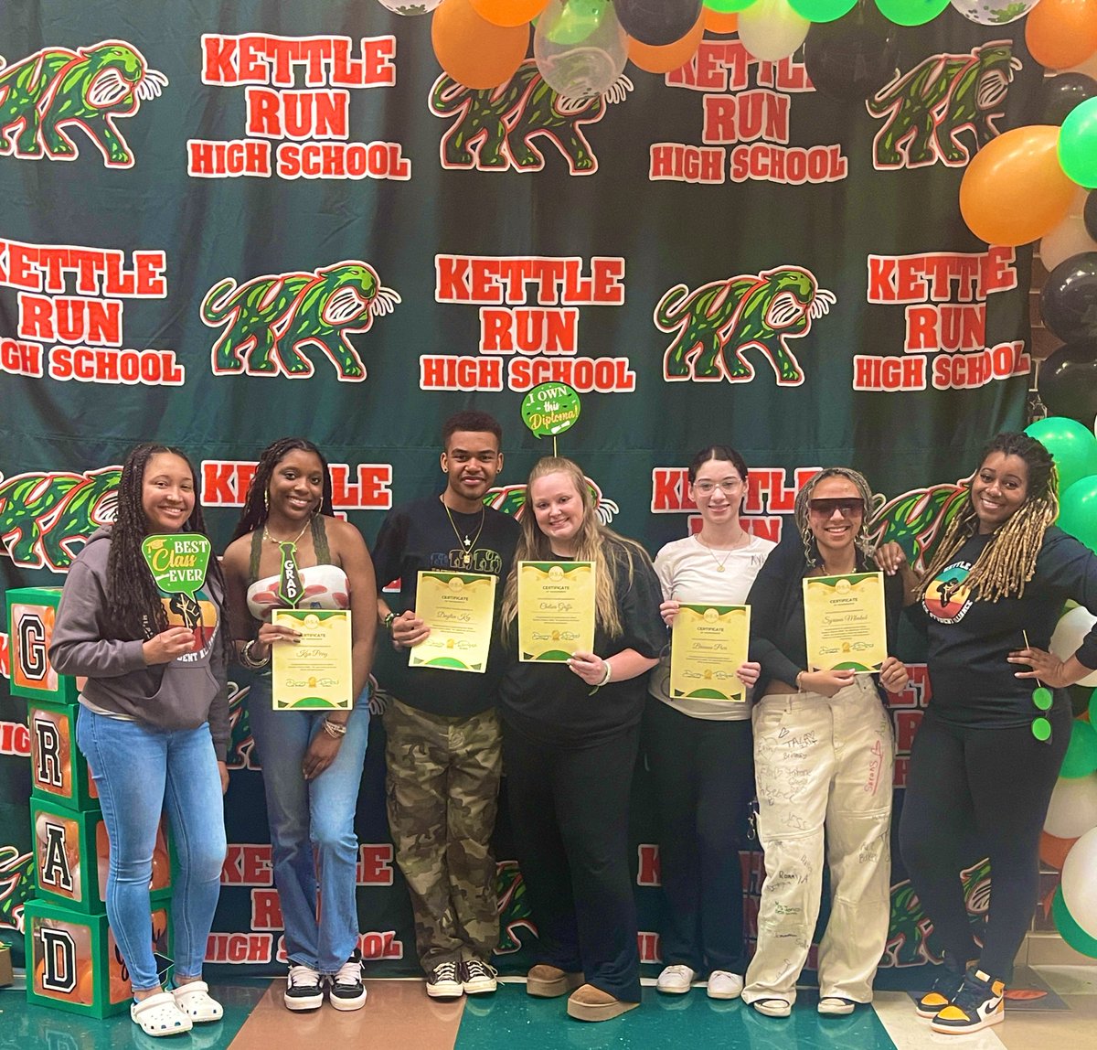 Such a fun-filled day!! Congratulations , Seniors 🎓 We’ll miss you.. especially my <a href="/KrhsBSA/">KR Black Student Alliance</a> Seniors 🥹

#weareKR 🧡🐾💚

<a href="/KettleRunNews/">Kettle Run HS</a>
