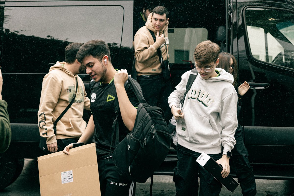 ambitioN tweet media