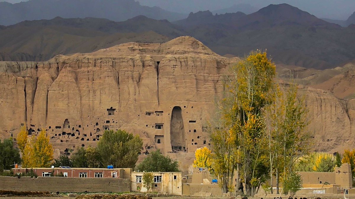 Afghanistan: trois touristes espagnols et un Afghan tués par des coups de feu à Bamiyan l.bfmtv.com/iCN3