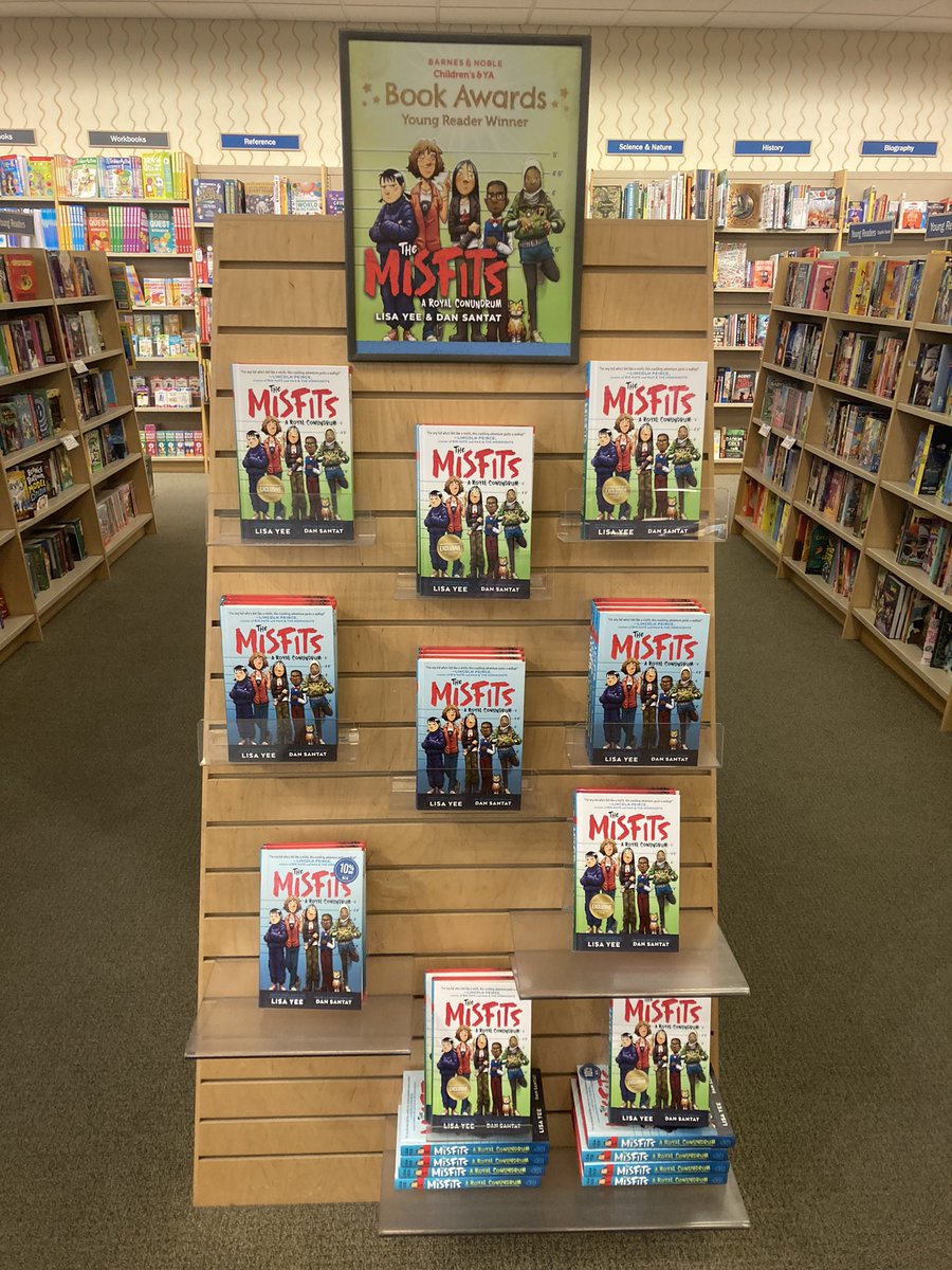 Come and get yours at our Fountains at Farah, and Sunland Park locations! @BNFountains @BNSunlandPark @bn_classwork @BNBuzz #READ #SummerReading