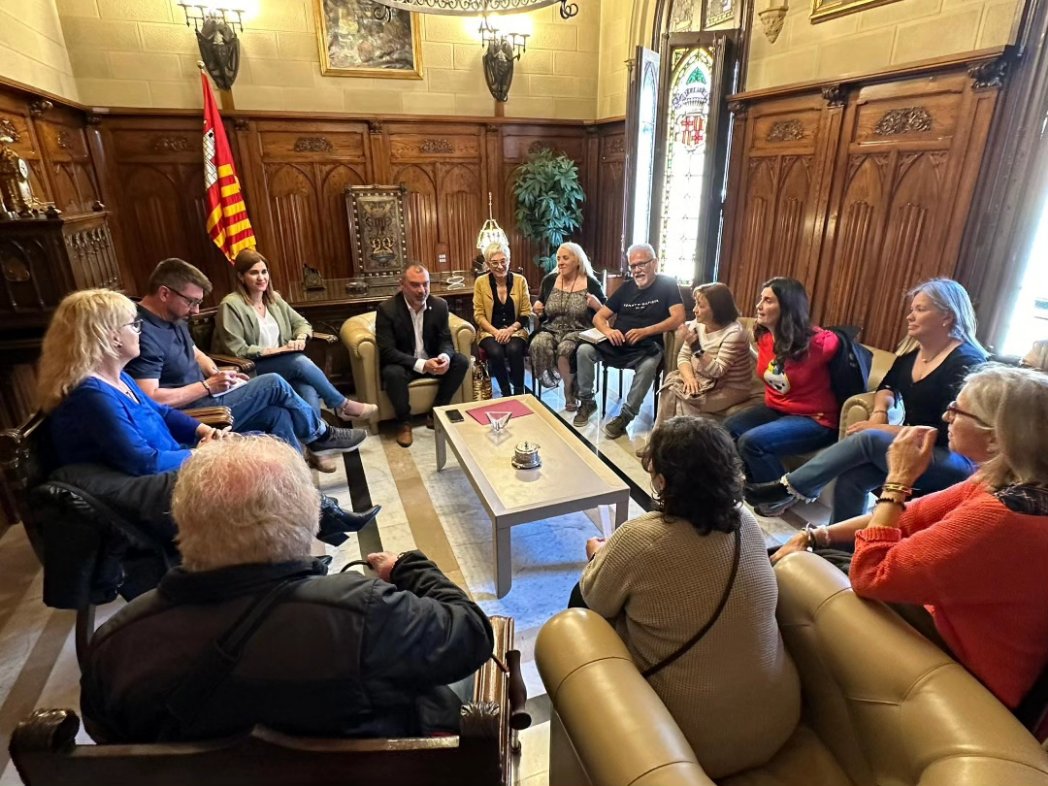 🫶 #Terrassa té la GRAN sort de tenir una forta xarxa d'entitats de l'àmbit de la salut molt i molt implicades. 👍 Aquesta tarda m'he pogut reunir amb algunes d'elles per poder conèixer els neguits i necessitats que tenen.