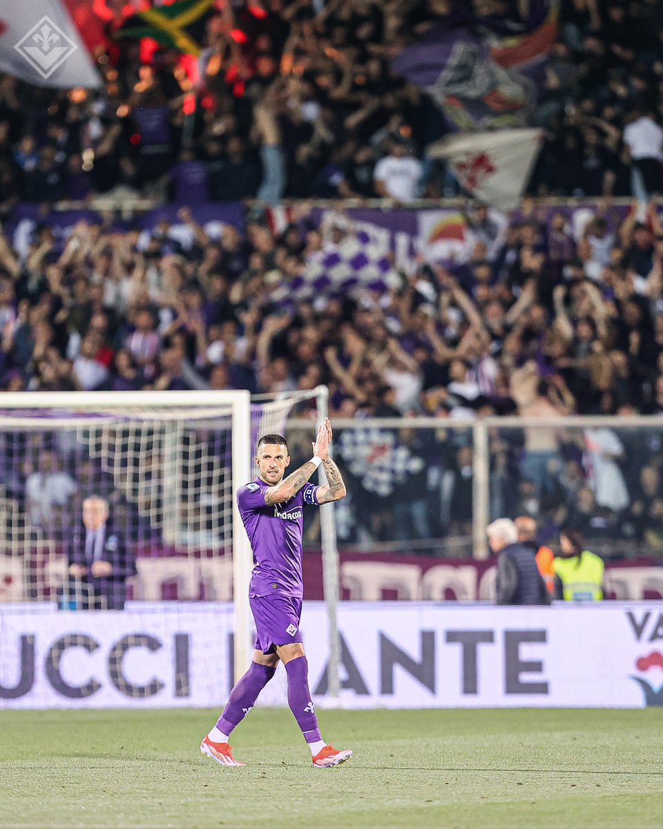 2️⃣5️⃣0️⃣ 👏 Cristiano Biraghi ha raggiunto le 250 partite con la maglia della Fiorentina 💜 #ForzaViola #ACFFiorentina #Fiorentina