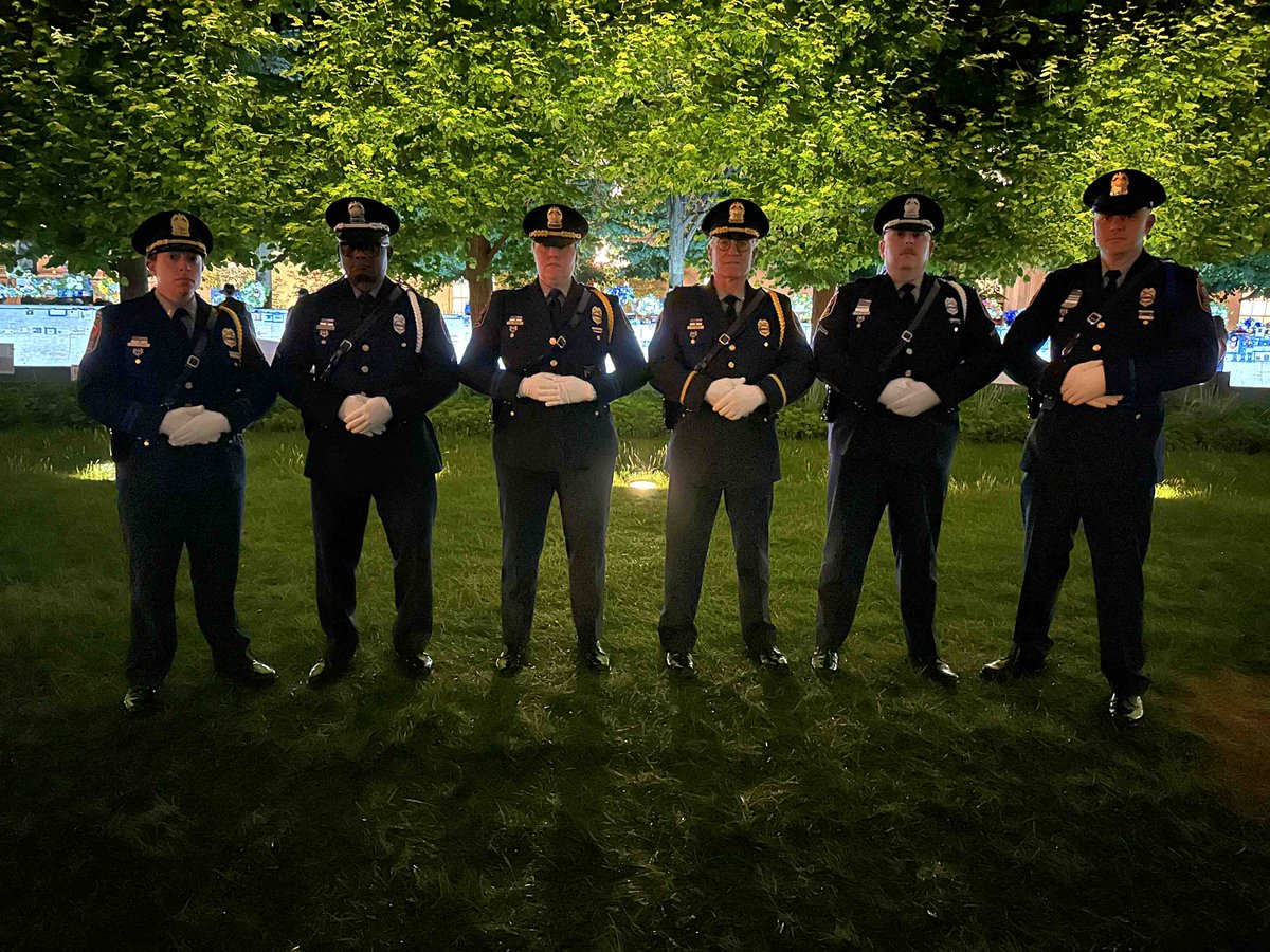 As #PoliceWeek comes to a close, our Honor Guard had the privilege of standing watch for the fallen at the National LE Memorial. This week and every week, we honor the fallen for their bravery & sacrifice. 💙