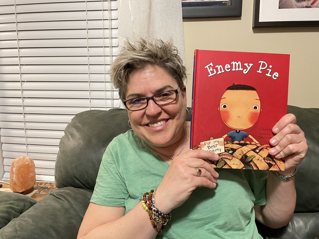 Kelly Cox tweet media