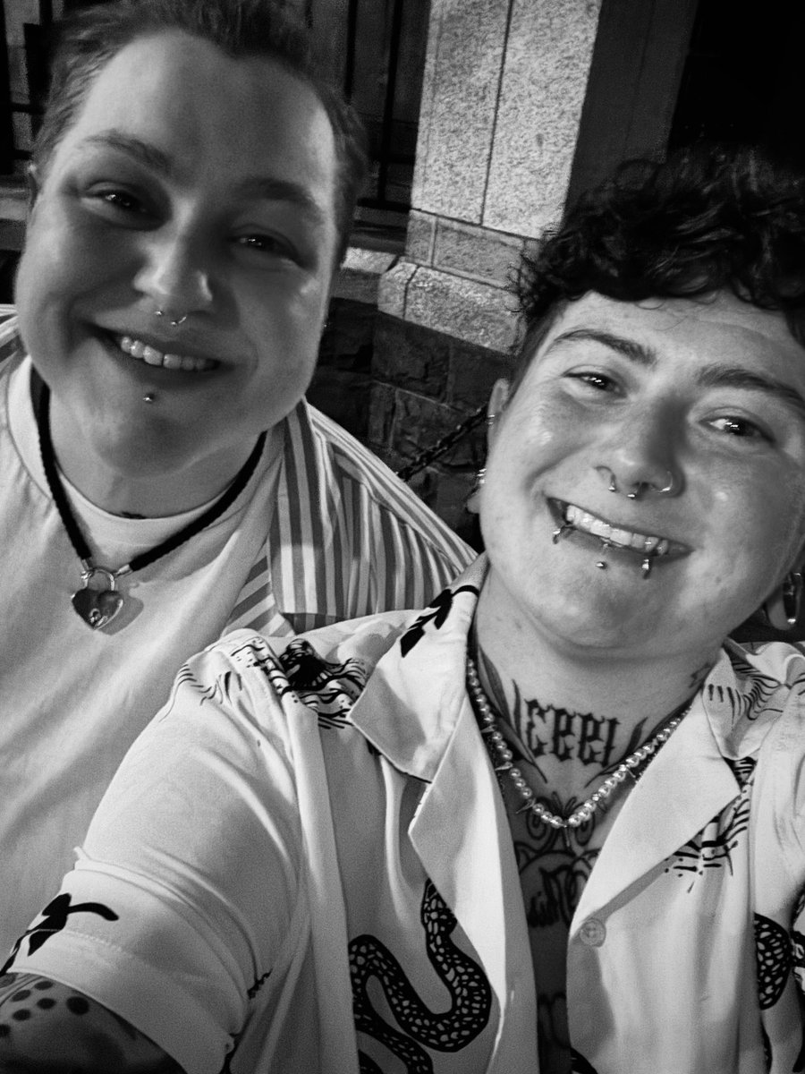 TashaCMarchini's tweet photo. Last night feels like a fever dream that my little lesbian heart cannot comprehend! @arxxband and @findingfletcher were phenomenal as expected. But it has proved that my 31 year old ass is getting too old for this shit and that 14 hour day trips are not it! https://t.co/sLbO0Q6V6o