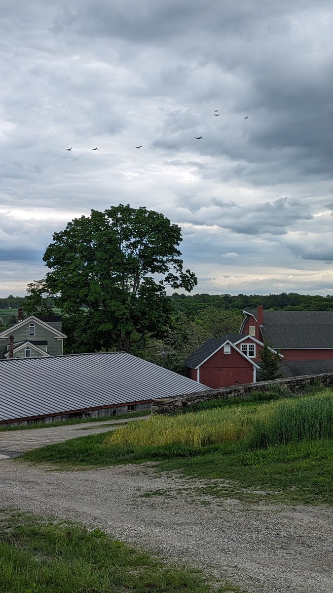 JonesFamilyFarm's tweet image. As we approach Memorial Day, a reminder of those long ago who gave ultimate sacrifice. DC3s fly by from Oxford airport over the farm this afternoon. Flying over the old Beacon#8 (trivia: do you know what that is?)