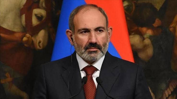 🗣️Ermenistan Başbakanı Nikol Paşinyan:

“Türkiye, Ermenilere karşı soykırım yapmamıştır. 

Soykırım iddiası, SSCB tarafından Türkiye - Ermenistan ilişkilerini kötüleştirmek için icat edilmiştir.”