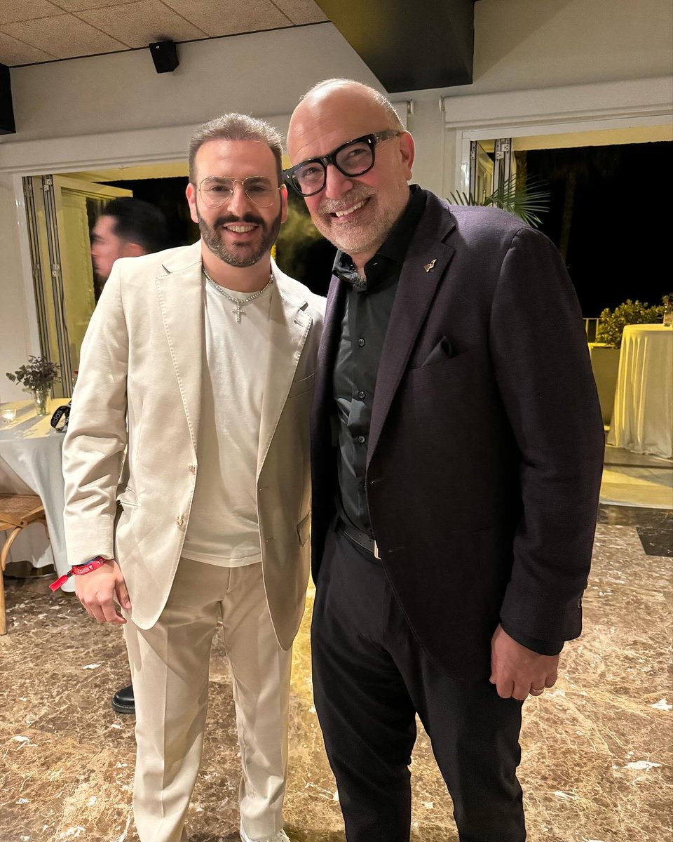 Noche llena de música con #OmarMontes <a href="/pedrocapo/">Pedro Capó</a> y <a href="/MoratBanda/">Morat</a> en Malaga.
Inmensa alegría compartir con todos los compañeros de la industria, gracias a los amigos de <a href="/LatinGRAMMYs/">The Latin Recording Academy / Latin GRAMMYs</a> <a href="/RecordingAcad/">GRAMMYS</a> por celebrar en mi Tierra Andalucía y por hacerme partícipe para disfrutar juntos.