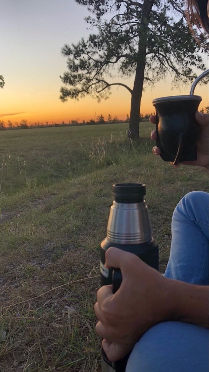 dormir la siesta y tomar mate los domingo con la misma persona, solo eso quiero