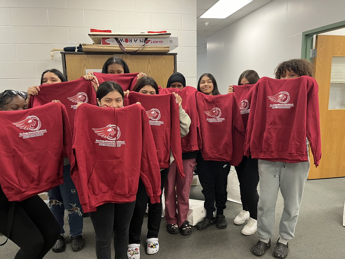 It’s been a busy week for Alvarez Health Care Academy students. We had a visit from  RN Dana Palka to talk about descalation in patient care, student are gearing up for our June 7th Health Fair and we got to meet up  some of our  newest Eagles from DelSesto and Gilbert Stuart.