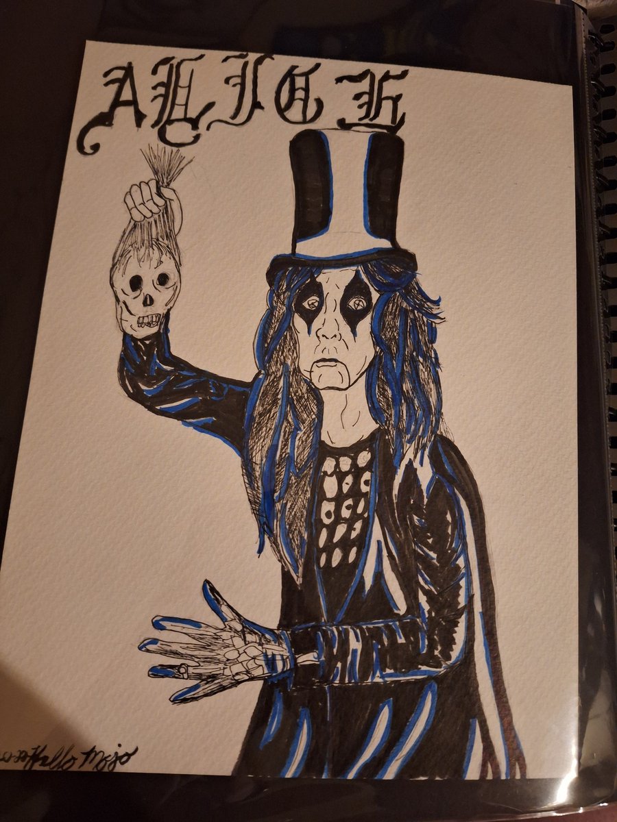 I was attempting a comic book sort of style with this... because alice Cooper is such an irl comic book character.  😆    music is what motivates me.  As an artist w/ adhd, I basically can't function w/o it.
#FridayMotivation #hellomojoart #artistwithadhd #alicecooper #selftaught
