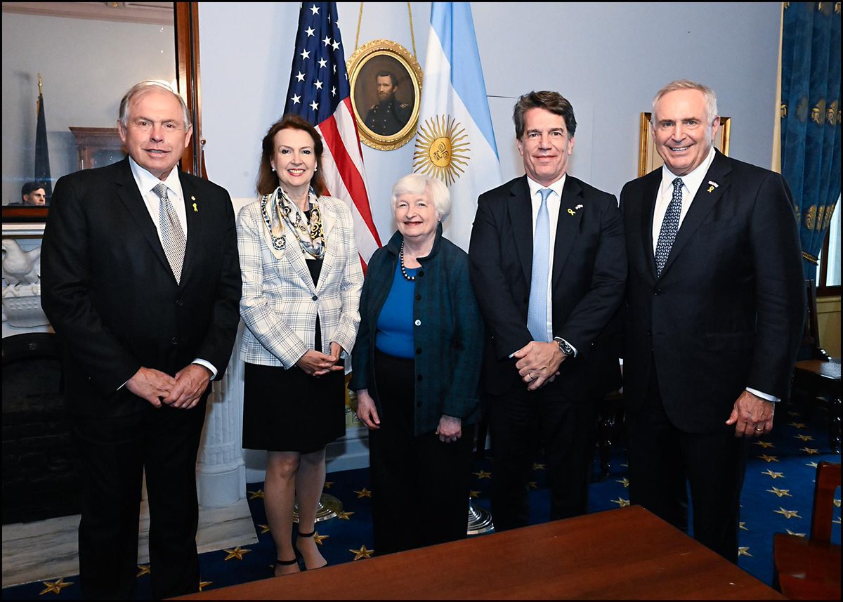 Nicolás Posse y @DianaMondino con la secretaria del @USTreasury,  Janet Yellen

El jefe de Gabinete, la canciller, @USAmbassadorARG y @gerardowerthein se reunieron con el secretario adjunto del Tesoro, Michael Kaplan, y el subsecretario de Asuntos Internacionales, Jay Shambaugh.