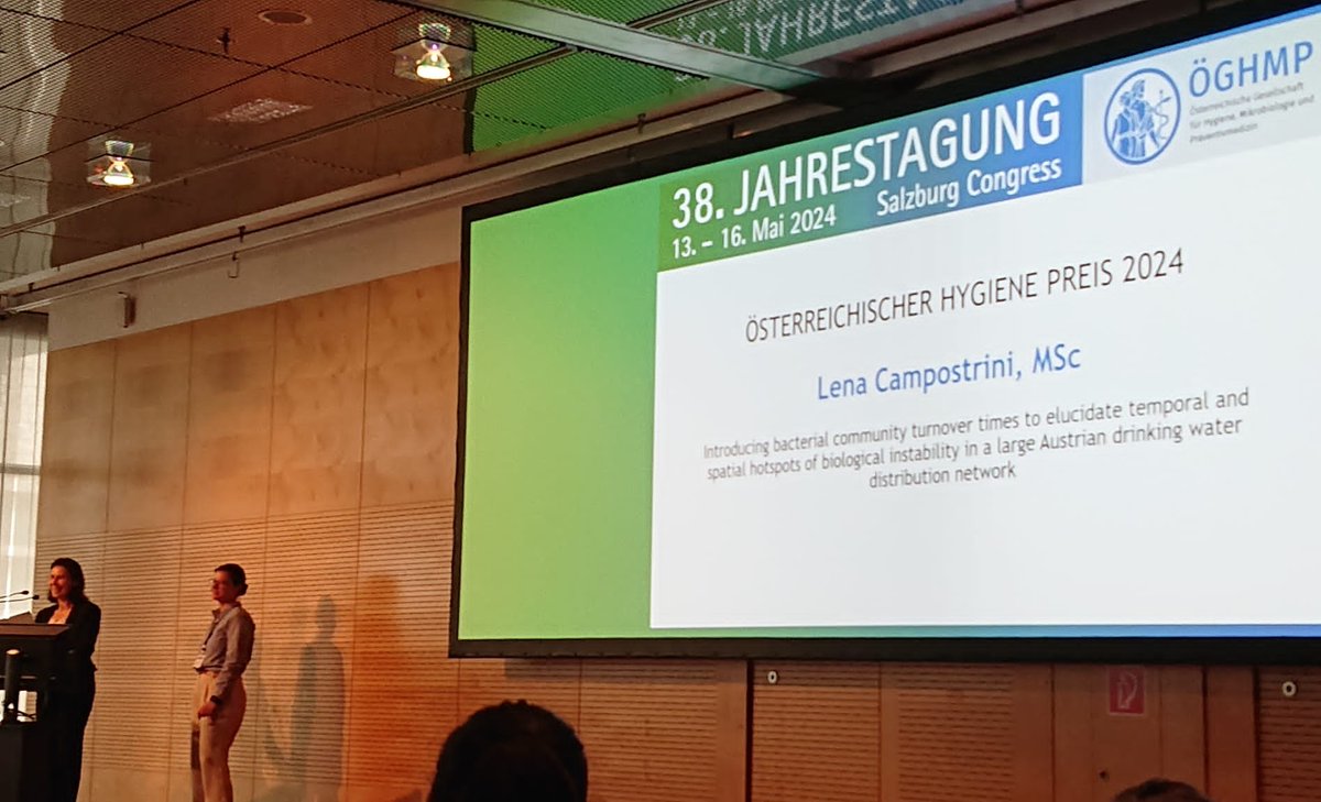 Der diesjährige #Hygienepreis der <a href="/OEGHMP/">ÖGHMP</a> wurde gestern an unsere liebe Lena Campostrini verliehen! Wir freuen uns mit ihr und gratulieren ganz herzlich!
Link zur prämierten Arbeit in <a href="/WaterRes_J/">Water Research</a>: doi.org/10.1016/j.watr…
#baCTT #bacterialcommunity #drinkingwater #biostability