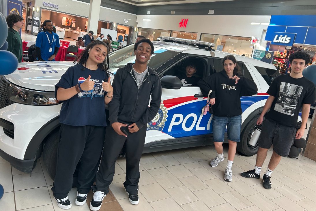 Les élèves de la MHS en construction ont passé deux belles journées au collège Boréal à Sudbury. 
Ils ont participé à plusieurs ateliers pratiques sur l’électricité, la plomberie, la soudure, l’architecture. 
Quelle belle expérience d’exploration. 
 <a href="/nicholas_doiron/">Nicholas Doiron</a> <a href="/enselme_ken/">enselme ken</a>