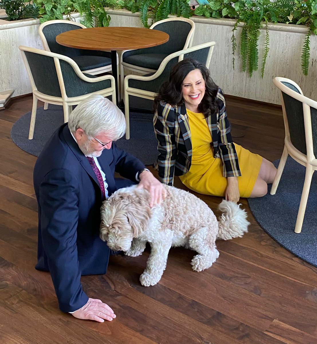 In Lansing today for lunch with Governor Gretchen Whitmer, or “Big Gretch” to Michiganders! Her Great Lakes state and Australia work closely on autos, batteries, hydrogen and so much more. Also met the first dog of Michigan, whose name is…Kevin. He’s an Australian labradoodle!”