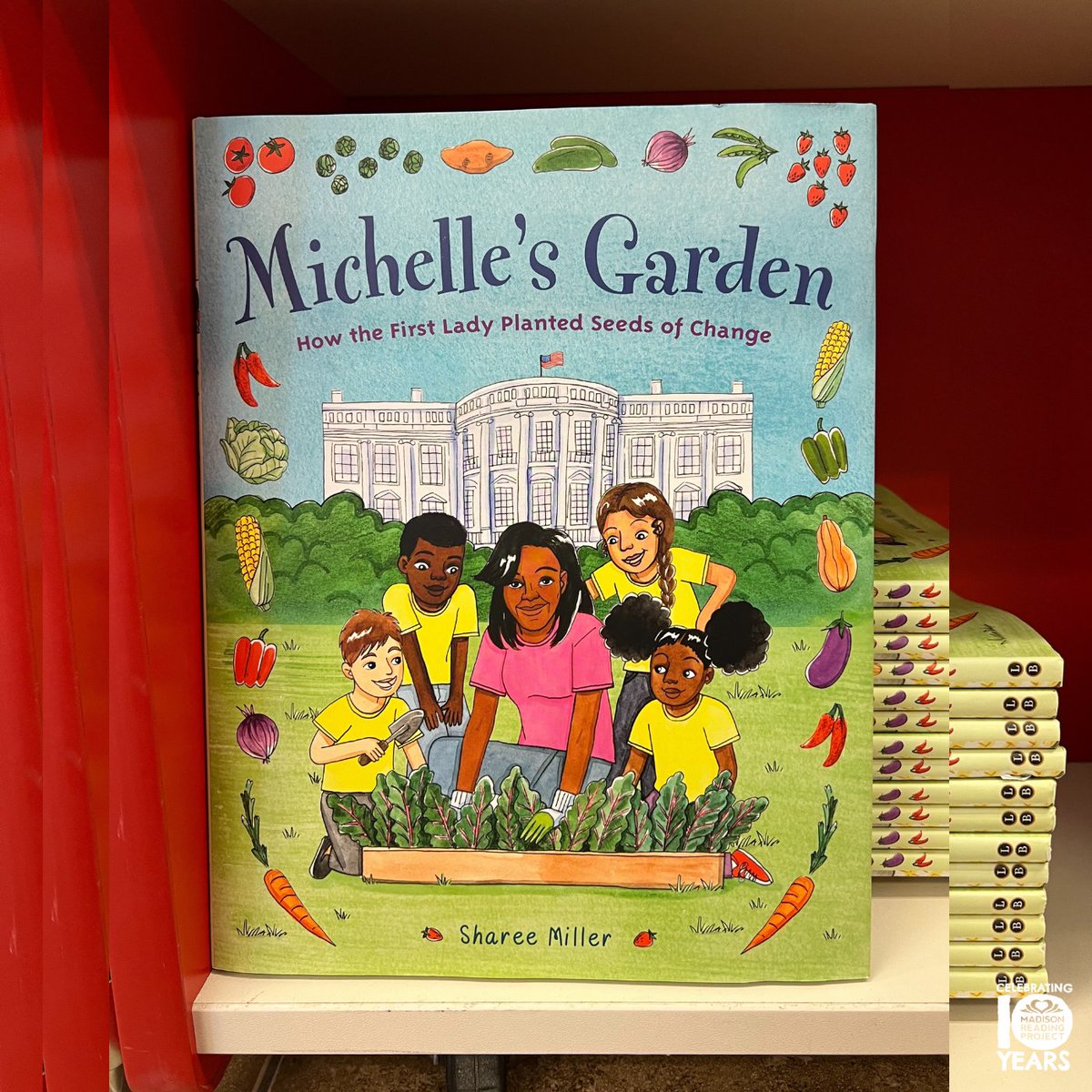 🤩 New to the Book Center: Michelle’s Garden - How the First Lady Planted Seeds of Change
🖊️ Written & Illustrated @coilyandcute
📕 Published @littlebrownyr

Former First Lady Michelle Obama inspires a nation when growing the largest White House kitchen garden! #NewBookFeeling