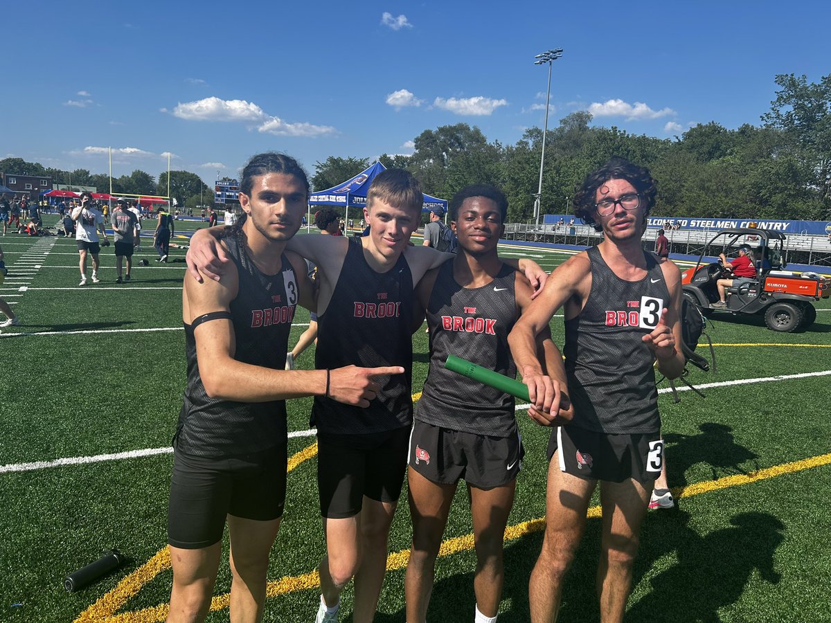 OUR NEXT STATE QUALIFIER OF THE NIGHT! Broke their own school record!

4x800 7:52.80

🏴‍☠️💀🏴‍☠️💀🏴‍☠️
#HonorTheRaiders
#Dawgs
#ChampionshipCharacter  
#Legacy
