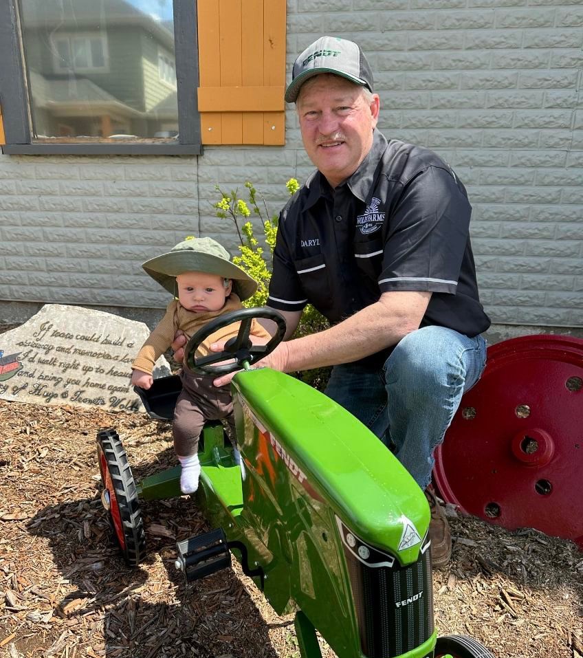 These #FendtFans are gearing up for a fun weekend at Woldt's Farm Store in Brillion, Wisconsin. Happy #FendtFanFriday everyone!