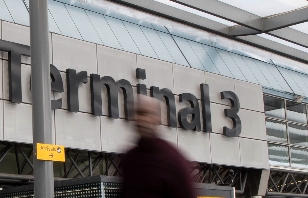 Vakbond dreigt met nieuwe staking grenspolitie op Heathrow dlvr.it/T72dfX