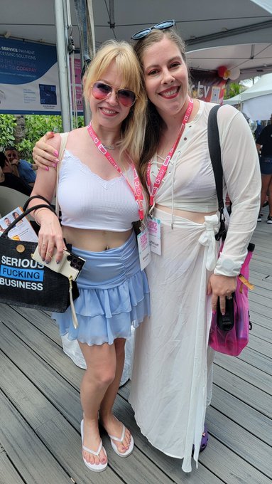 Love seeing you again @MissAnnaLynx 😍💕 https://t.co/OnNKkAJO4l<a class="tags" href="/tag/missannalynx">@missannalynx</a>