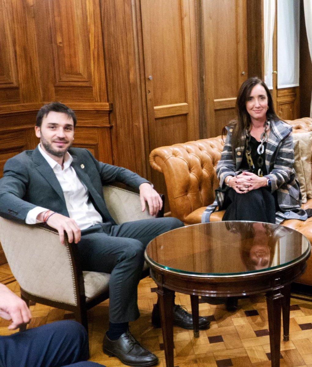 “Nacho Torres”

Porque Victoria Villarruel se reunió con el gobernador de Chubut en el marco de la negociación por la ley Bases. 

La Vicepresidente se comprometió a avanzar en una agenda en conjunta con Chubut y visitará la provincia en las próximas semanas.