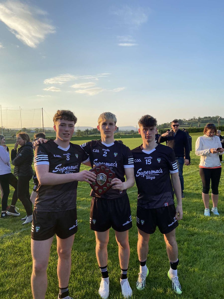 Congratulations to @sligogaa U17s on winning the @ConnachtGAA Minor Football Championship Shield Final this evening in Ballinamore, beating Leitrim on a scoreline of 1-09 to 0-11. Well done to our three club players, Cian Nicholson, Dante Currid and Conor Langan #SligeachAbú 🏁
