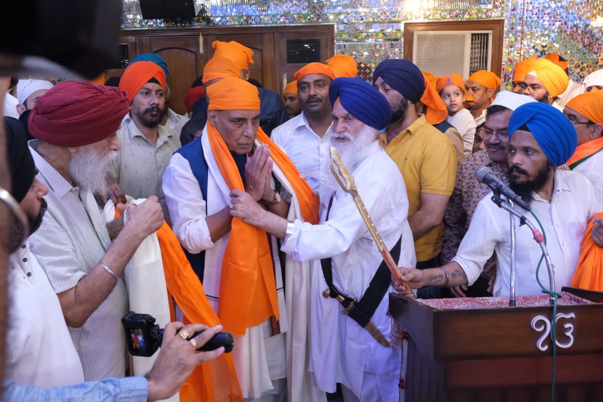 Prayed at Gurudwara Teg Bahadur Sahib in Yahiaganj, Lucknow.