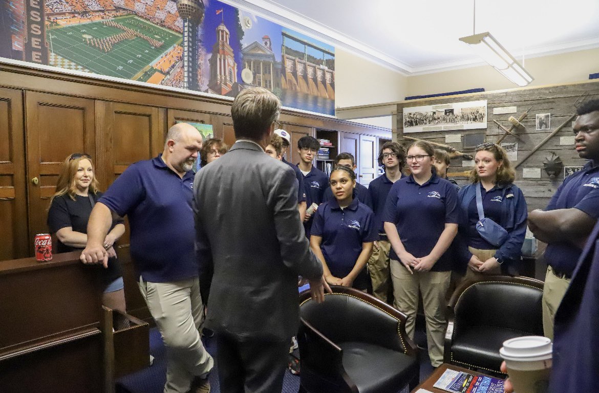 It was great meeting the Hardin Valley Academy AeroHAWKS who are competing in the American Rocketry Challenge here in Washington for the second year in a row on Sunday. Good luck!