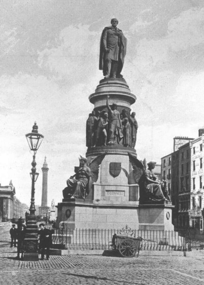 O'Connell monument Dublin #Ireland 💙💚❤️