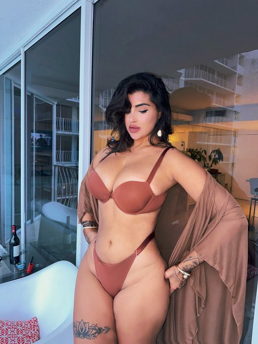 Extending $5 sale 💁🏻&zwj;♀️😍 👉🏼 https://t.co/BwE58yTTij https://t.co/RPMkoDU4ov