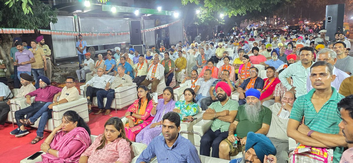 दक्षिणी दिल्ली लोकसभा क्षेत्र से भारतीय जनता पार्टी के उम्मीदवार रामवीर सिंह बिधूड़ी के समर्थन में कालकाजी विधानसभा में पूर्व निगम पार्षद सरदारनी मनप्रीत कौर कालका जी की ओर से जनसभा का आयोजन किया गया। इस जनसभा में उपस्थित सिख समाज के प्रतिनिधियों ने और क्षेत्रवासियों ने सिखों के