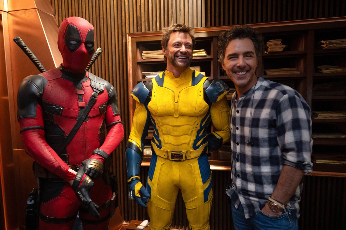 New picture of Ryan Reynolds, Hugh Jackman and Shawn Levy behind the scenes of ‘DEADPOOL & WOLVERINE.’