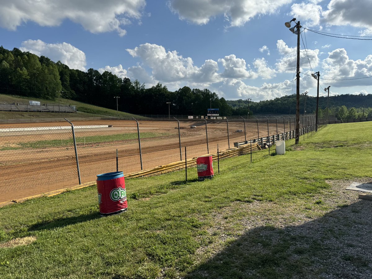 As we get ready for a Northern Allstars Late Model Series doubleheader this weekend in Indiana, we’d like to thank Dwayne Harris & crew at Rockcastle Speedway for allowing us to test last night. The track was in great condition & they’ve got a nice hidden gem 💎 with that place!