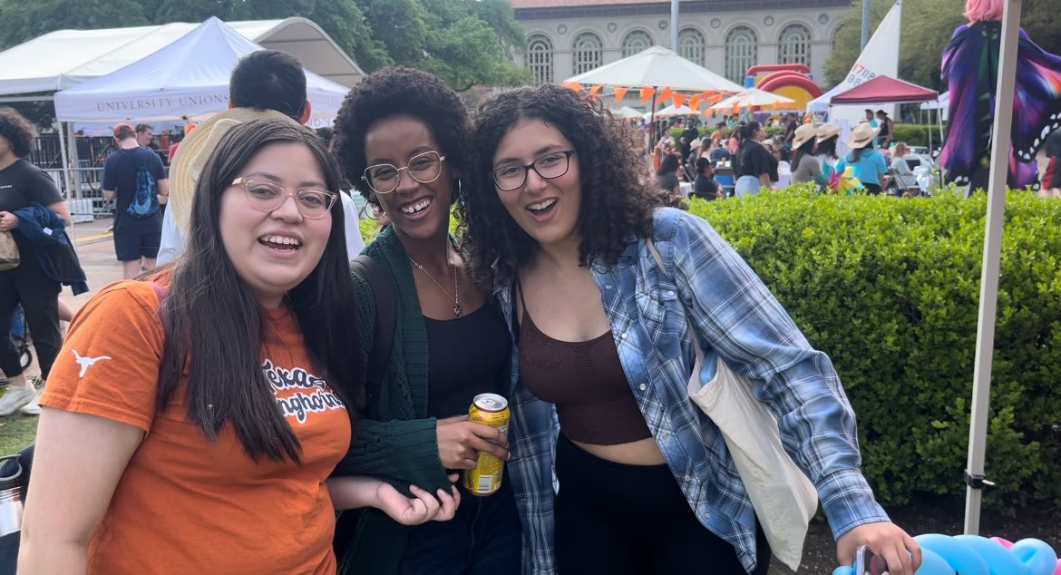Here’s your exclusive recap of the 40 Acres Fest! 🌟 We had a blast! Big thanks to everyone who joined us for the fun. Stay tuned and join us again next year for even more excitement! 🎈#UTAustin #FortyAcresFest #HookEm #Games #Giveaway #ut28