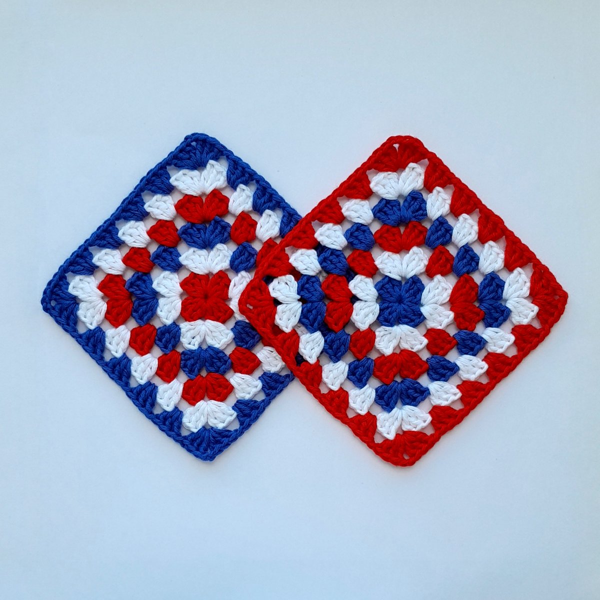 Patriotic Granny Square Pattern 
taty-crochet.blogspot.com/2024/05/patrio…

#Etsy #EtsyShop #EtsySeller #EtsySocial #crochet #GrannySquarePattern #crochetpattern #CrochetPatterns #grannysquare #grannysquares #crocheter #crocheting #crochetideas  #handmade #craft #idea #giftidea #gift #gifts