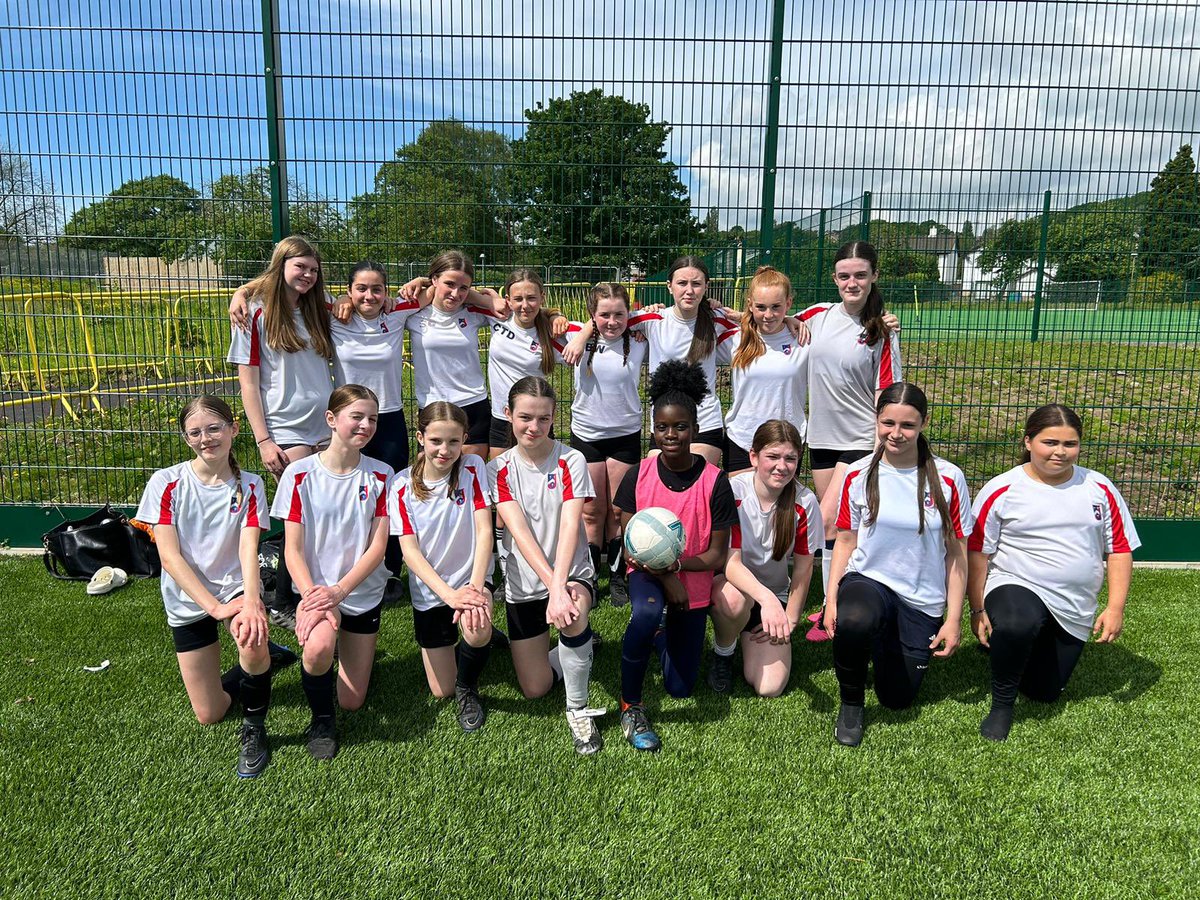 StJoesRCpe's tweet photo. A huge thank you to Newport Live for organising todayโs festival! Our girls absolutely loved it and played some great footballโฝ๏ธ๐๐ผ #Learningthroughsport #Joesfamily https://t.co/EeBper60d4