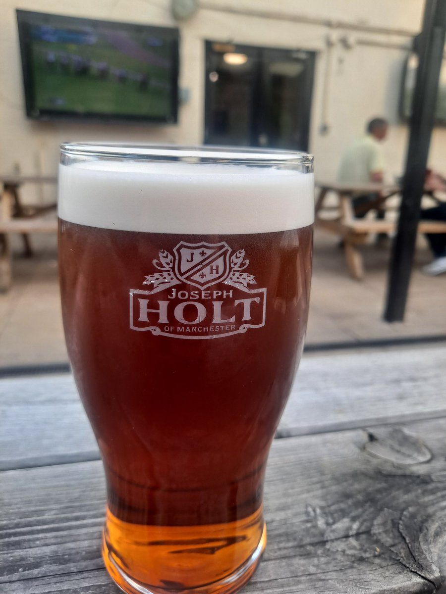 Need this, best pint of Joey Holts in Lancashire. ( Howfen) White Lion. @HistoricEngland @JosephHolt1849 White Lion on @HistoricEngland List of places to visit . @BoltonCAMRA @PintsBeauty @PintsDrank