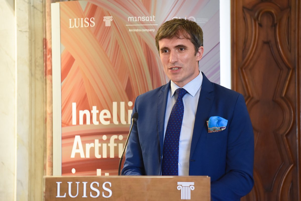 #IA: solo 1 azienda italiana su 4 ha un piano di sviluppo coerente con la strategia. Cruciale il tema delle competenze. È quanto emerge dal report @MinsaitItalia e #Luiss “Intelligenza artificiale in Italia. La rivoluzione che sta cambiando il business”. 👉landing.luiss.it/book/report/mi…