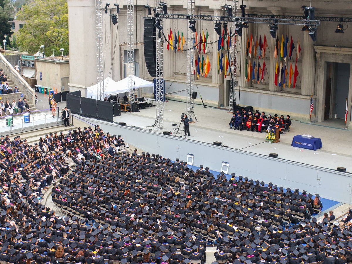 Berkeley Computing, Data Science, and Society (@berkeleycdss) on Twitter photo More than 2,200 <a href="/UCBerkeley/">UC Berkeley</a> undergraduate students earned their degree in data science, computer science or statistics this year!🎉 🎓 At the Berkeley CDSS' two inaugural commencements on Thursday, speakers lauded the students’ resilience:
🌐 cdss.berkeley.edu/news/cdss-cele… More than 2,200 <a href="/UCBerkeley/">UC Berkeley</a> undergraduate students earned their degree in data science, computer science or statistics this year!🎉 🎓 At the Berkeley CDSS' two inaugural commencements on Thursday, speakers lauded the students’ resilience:
🌐 cdss.berkeley.edu/news/cdss-cele…