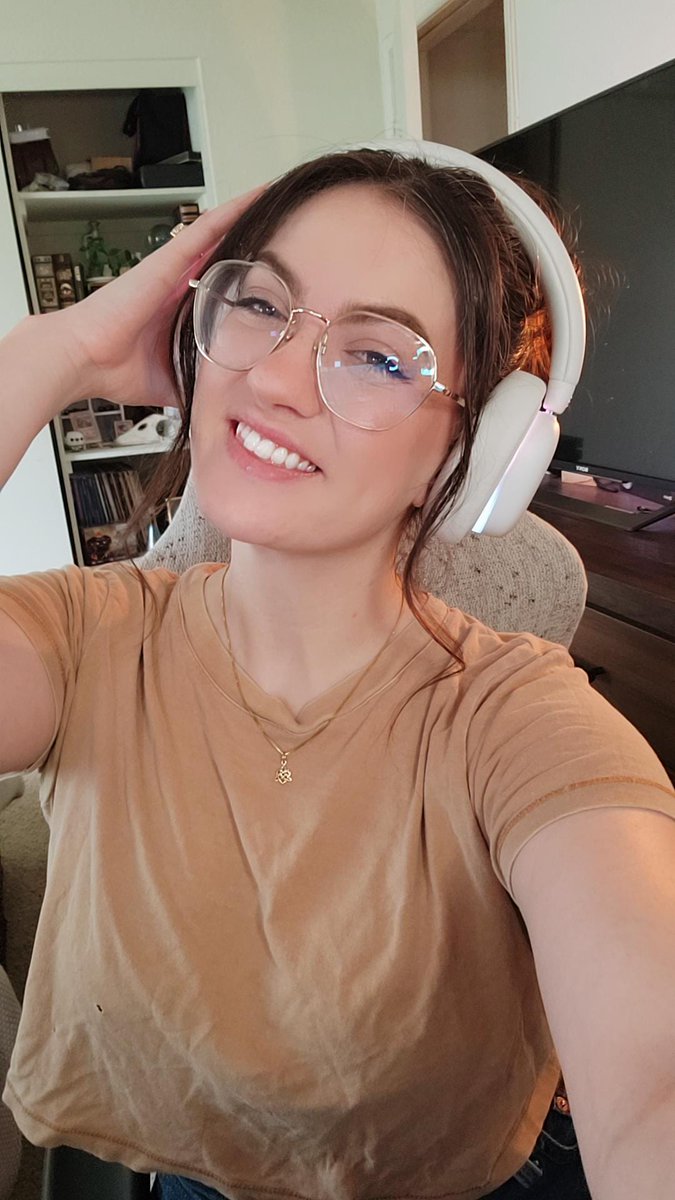 lapislindsuli's tweet photo. 🔴#LIVENOW
We're building a house for Rose Gen!🍒🍓🌹
https://t.co/1adjNcI55A
#thesims4 #notsoberrychallenge #mintgen #rosegen #mintgeneration #rosegeneration #sims4challenge #letsplay #twitch #twitchstreamer #gamer #gamergirl https://t.co/9470BW1JMc