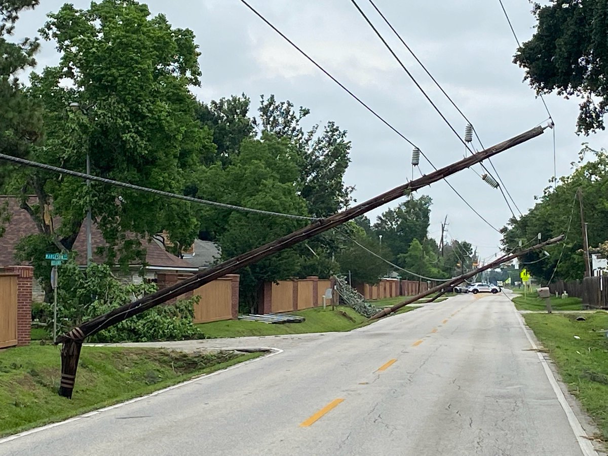 As power lines are down and many families are without power. Our deputies in Mud102 and District4 is doing their duties to keep the citizens safe. 
Thank you to all our deputies for all the hard work.