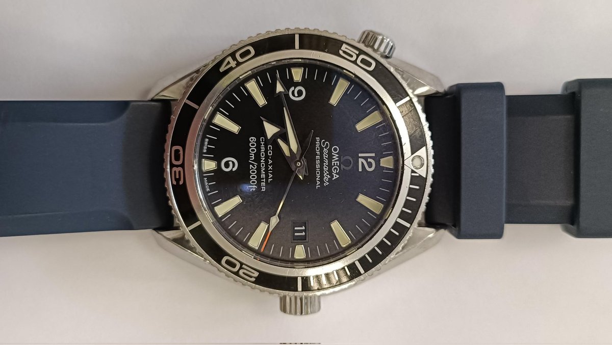 My colleagues in Portlaoise are looking for the owner for this beautiful time piece, which was recovered in recent arrest. Contact Portlaoise Garda Station on 0578674100. An Omega Sea Master Professional 600. The Omega watch is a very high-end item and would be worth over