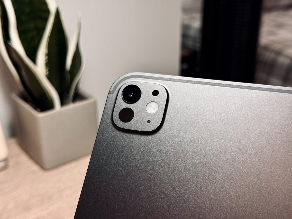 DylanMcD8's tweet image. Loving the M4 iPad Pro! The difference in thinness and lightness is surprisingly noticeable.