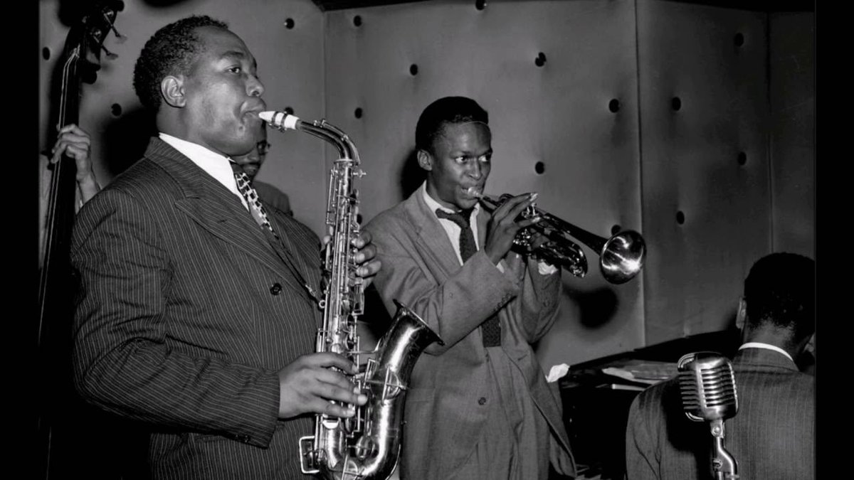 Charlie Parker with Miles Davis- December 11, 1948 Royal Roost, New York City youtube.com/watch?v=VInmvM… #jazz #art #jazzstandards #jazzlegends #jazzmusic